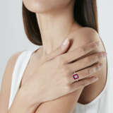 ILLUSION-SET RUBY AND DIAMOND RING - photo 4