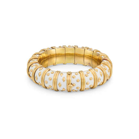 SCHLUMBERGER FOR TIFFANY & CO., WHITE ENAMEL ‘DOT LOSANGE’ BANGLE BRACELET AND 'BANANA' EARRINGS - photo 4