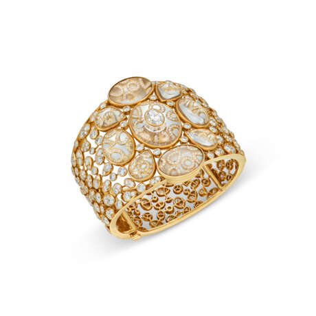 CHANEL 'LES TALISMANS DE CHANEL' ROCK CRYSTAL AND DIAMOND 'MAGNETIQUE' CUFF - photo 1