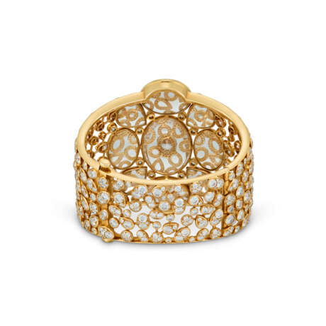 CHANEL 'LES TALISMANS DE CHANEL' ROCK CRYSTAL AND DIAMOND 'MAGNETIQUE' CUFF - photo 3