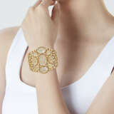 CHANEL 'LES TALISMANS DE CHANEL' ROCK CRYSTAL AND DIAMOND 'MAGNETIQUE' CUFF - photo 4