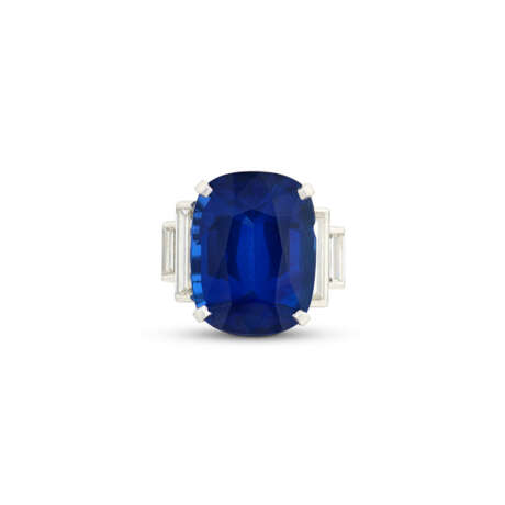 GARRARD SAPPHIRE AND DIAMOND RING - photo 2