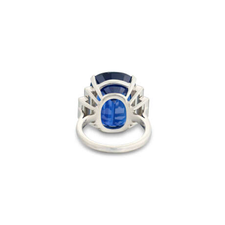 GARRARD SAPPHIRE AND DIAMOND RING - photo 4