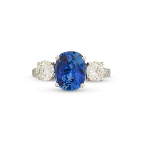 SAPPHIRE AND DIAMOND RING - photo 2