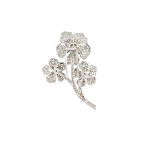 CULTURED PEARL AND DIAMOND FLOWER BROOCH - photo 2