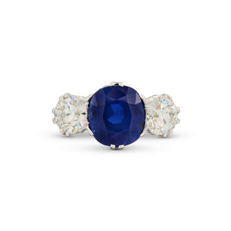 SAPPHIRE AND DIAMOND RING - фото 2
