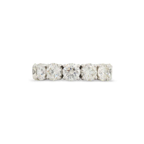 DIAMOND ETERNITY RING - Foto 2