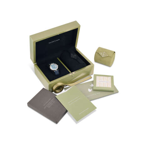 VAN CLEEF & ARPELS 'CERFS VOLANT' EXTRAORDINARY DIALS WATCH - photo 3