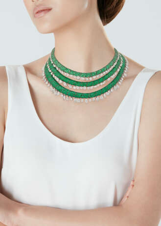 DE GRISOGONO EMERALD AND DIAMOND NECKLACE - photo 5