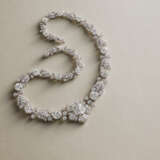 AN ELEGANT DIAMOND NECKLACE, FIRST HALF OF THE 20TH CENTURY - photo 2