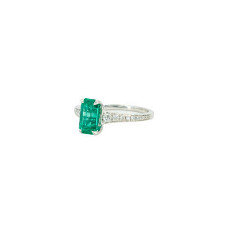 . Colombian Emerald-Diamond-Ring - photo 1