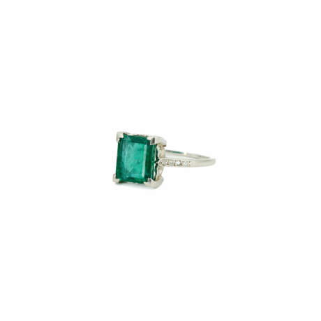 . Delicate Emerald-Diamond--Ring - фото 1