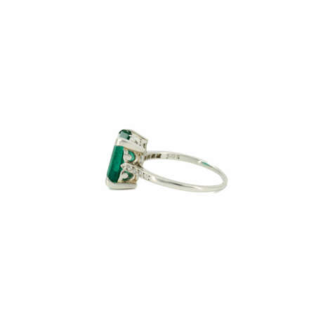 . Delicate Emerald-Diamond--Ring - фото 2