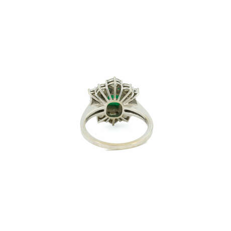 . Emerald-Diamond-Ring - photo 3