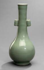 Seladonfarben glasierte Vase für das Pfeilspiel aus Longquan-Ware