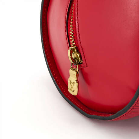 Louis Vuitton. Soufflot MM Handbag - photo 8
