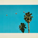 John Baldessari. Throwing three Balls in the Air to get a straight Line (best of thirty-six Attempts) - Foto 6