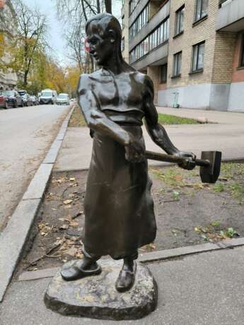 Franz IFFLAND oversized sculpture blacksmith Bronze Art Nouveau At the turn of 19th -20th century - photo 1