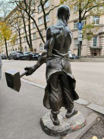 Franz IFFLAND oversized sculpture blacksmith Bronze Art Nouveau At the turn of 19th -20th century - photo 2