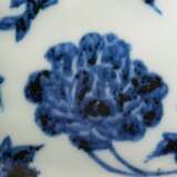 Sehr seltene Kanne mit unterglasurblauem Päonien-Dekor - Foto 2