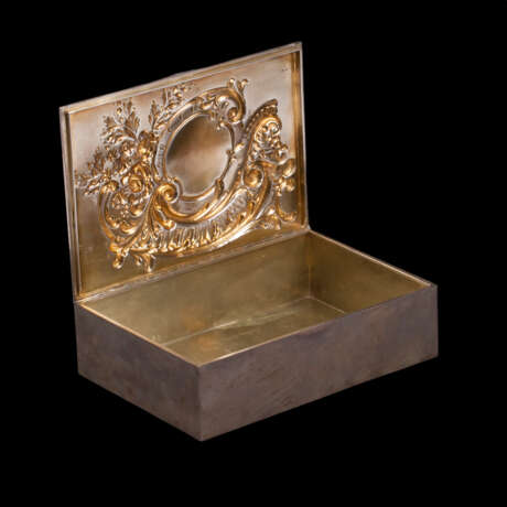 Сигарная коробка с рокайльным орнаментом - фото 3
