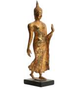 Vergoldete Bronze. Figure du Bouddha Marcheur du 19&egrave;me si&egrave;cle 
