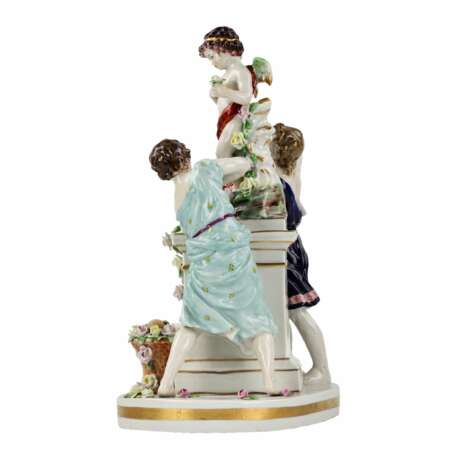 Groupe en porcelaine Jeunes avec Cupidon. Porzellan Romanticism 20th century - Foto 4