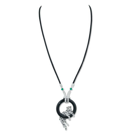 CARTIER ONYX, DIAMOND AND EMERALD 'PANTHÈRE DE CARTIER' PENDENT NECKLACE - фото 4
