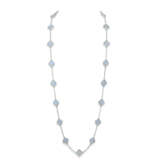VAN CLEEF & ARPELS SET OF CHALCEDONY 'ALHAMBRA' JEWELLERY - Foto 7