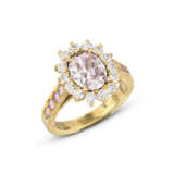 COLOURED DIAMOND AND DIAMOND RING - photo 1