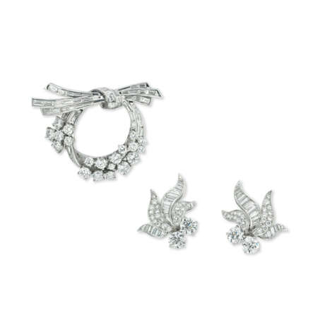 NO RESERVE - DIAMOND EARRINGS AND BROOCH - фото 1
