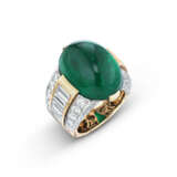 NO RESERVE - EMERALD AND DIAMOND RING - photo 1