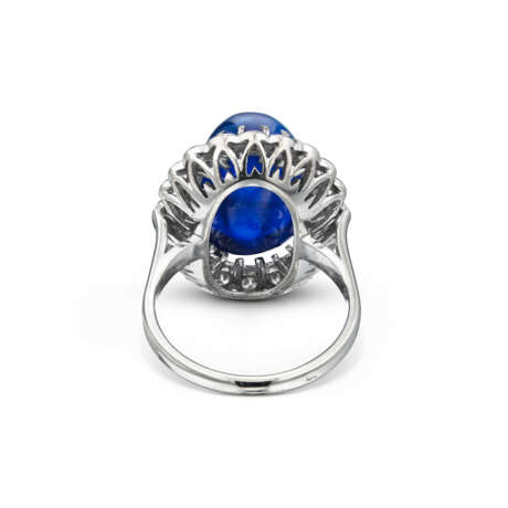 SAPPHIRE AND DIAMOND RING - photo 2