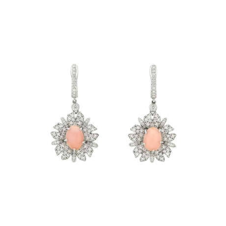 NO RESERVE - CONCH PEARL AND DIAMOND PENDENT EARRINGS - photo 1