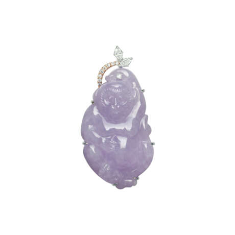 NO RESERVE - THREE JADEITE MONKEY AND DIAMOND PENDANTS - photo 4
