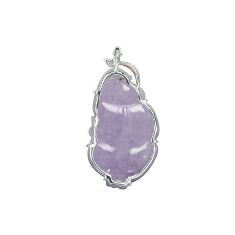 NO RESERVE - THREE JADEITE MONKEY AND DIAMOND PENDANTS - photo 5