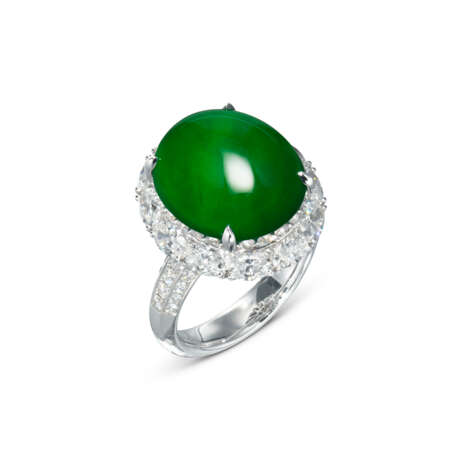 JADEITE AND DIAMOND RING - Foto 1