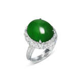 JADEITE AND DIAMOND RING - Foto 1