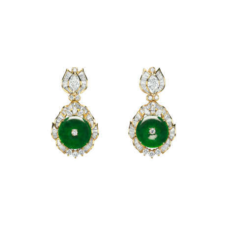 NO RESERVE - SUITE OF JADEITE AND DIAMOND JEWELLERY - photo 2