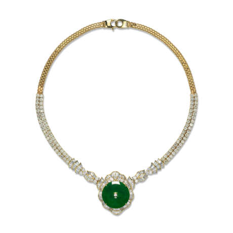 NO RESERVE - SUITE OF JADEITE AND DIAMOND JEWELLERY - photo 7
