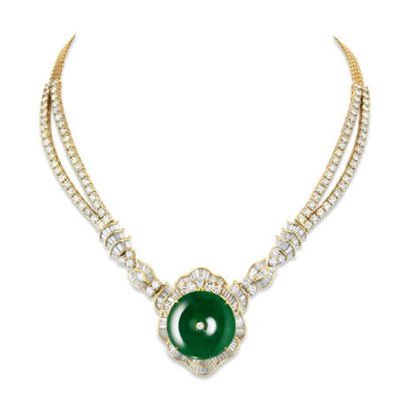NO RESERVE - SUITE OF JADEITE AND DIAMOND JEWELLERY - photo 9