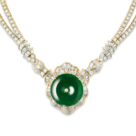 NO RESERVE - SUITE OF JADEITE AND DIAMOND JEWELLERY - photo 10