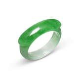 JADEITE SADDLE RING AND DIAMOND JACKET - photo 3