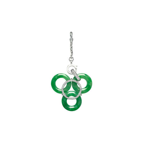 NO RESERVE - JADEITE AND DIAMOND PENDANT - photo 1