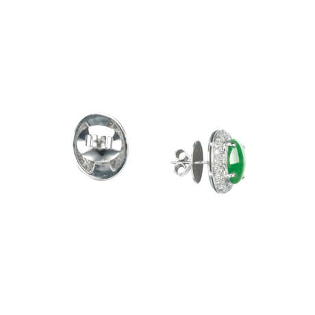 NO RESERVE - TWO PAIRS OF JADEITE AND DIAMOND EARRINGS - photo 3