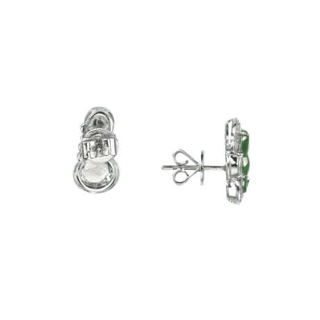 NO RESERVE - TWO PAIRS OF JADEITE AND DIAMOND EARRINGS - photo 5