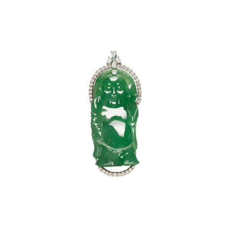 NO RESERVE - JADEITE AND DIAMOND PENDANT - photo 1