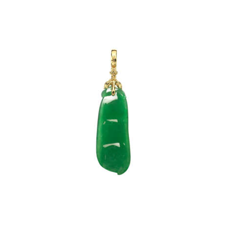 NO RESERVE - JADEITE AND DIAMOND PENDANT - photo 2