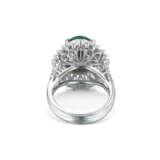 NO RESERVE - JADEITE AND DIAMOND RING - photo 2