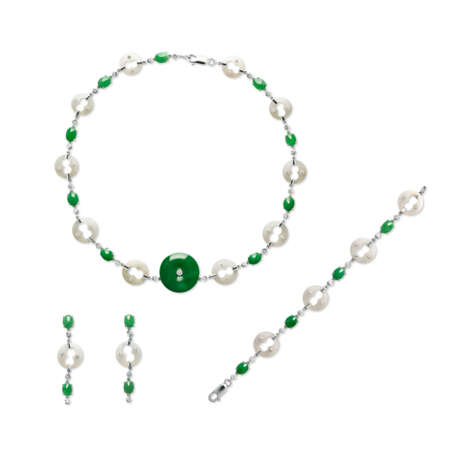 NO RESERVE - SET OF JADEITE AND DIAMOND JEWELLERY - фото 1